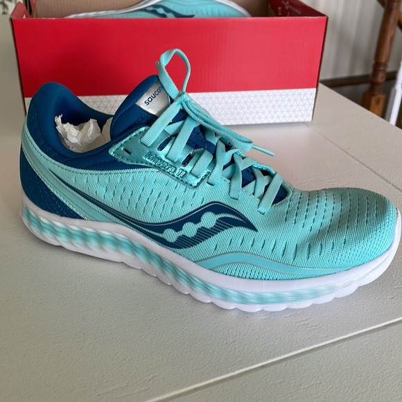 Saucony Women’s running shoes, Kinvara model, size 8. - Picture 2 of 5